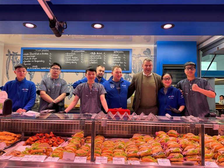 Verkaufsstand mit Domke und Sack