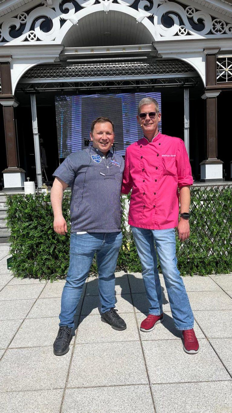 Domke mit Showkoch Matthias Sievert in Boltenhagen