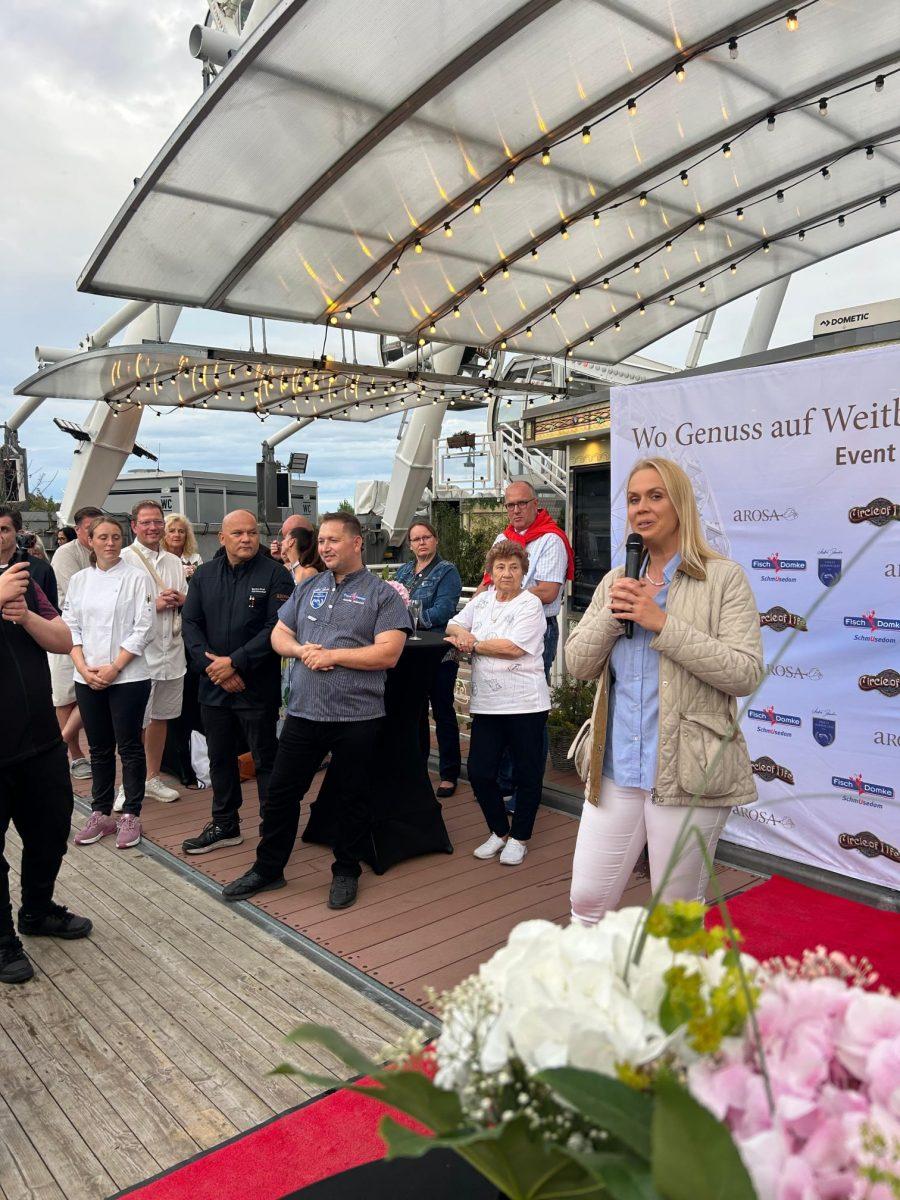 Gäste und Team beim Empfang zum Riesenrad Dinner 2026 in den Kaiserbädern