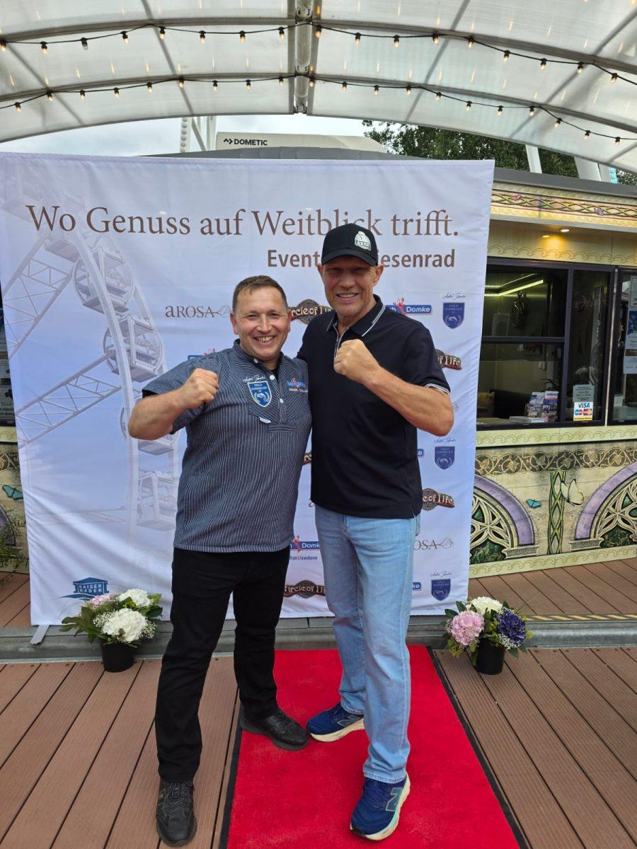 Gäste auf dem roten Teppich beim Riesenrad Dinner 2026 in den Kaiserbädern
