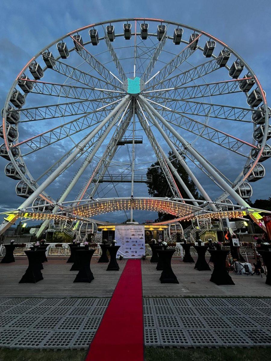 Riesenrad mit rotem Teppich für das Riesenrad Dinner 2026 in den Kaiserbädern