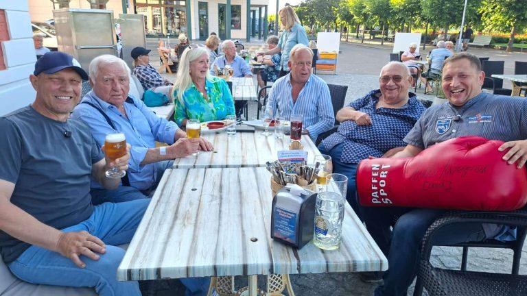 Gesellige Runde bei Fisch Domke im Seebad Ahlbeck