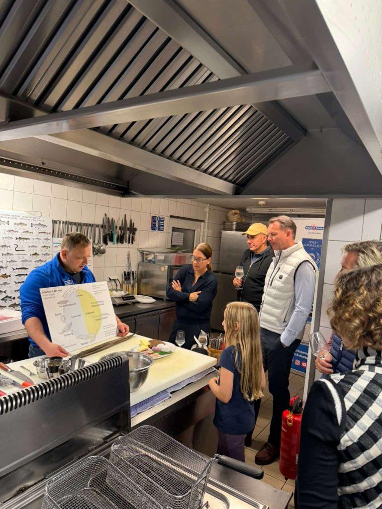 André Domke kocht mit Freunden