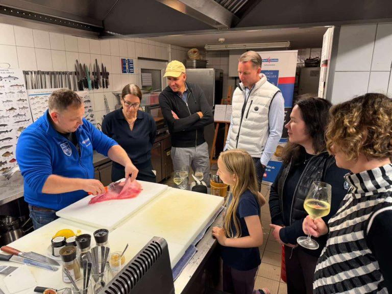 André Domke kocht mit Freunden